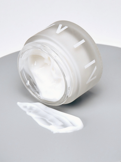 Vasetto inclinato di Crema Ialurefill ANIMA con texture