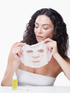 Modella con la Maschera Compressa ANIMA aperta