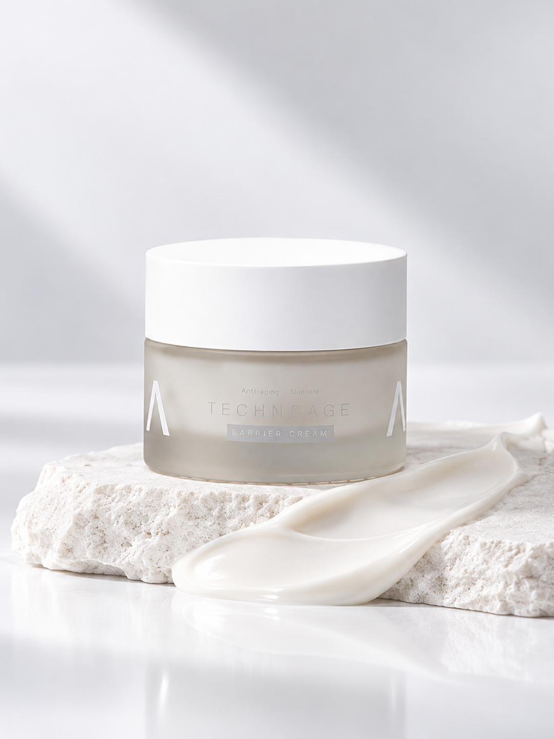 Vasetto di Crema Technoage ANIMA su pietra con texture